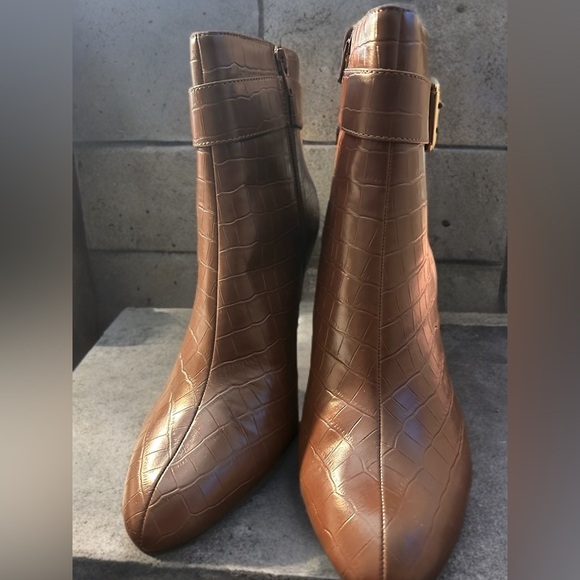 NEW Women’s City Chic Tory Faux Croc Ankle Boot Color Brown Size EU 41 / US 10.5 - Picture 2 of 10